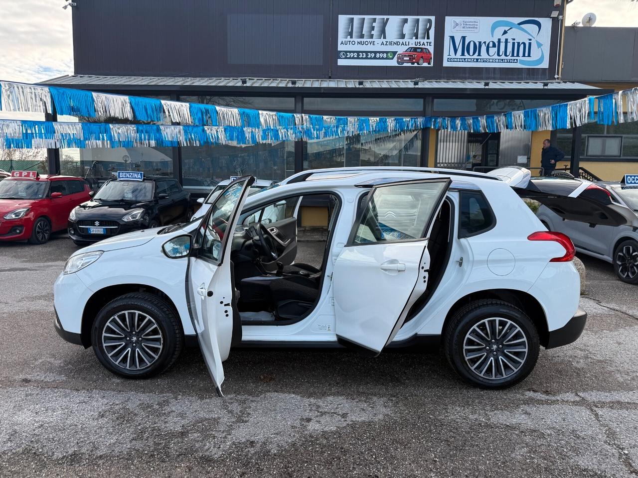 " POCHI KM " Peugeot 2008 PureTech 82 Active