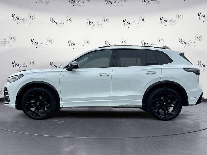 Volkswagen Tiguan Volkswagen Tiguan 1.5 eTSI R-Line Plus 150cv BLACK PACK DSG 20" CAMERA LED NAVI