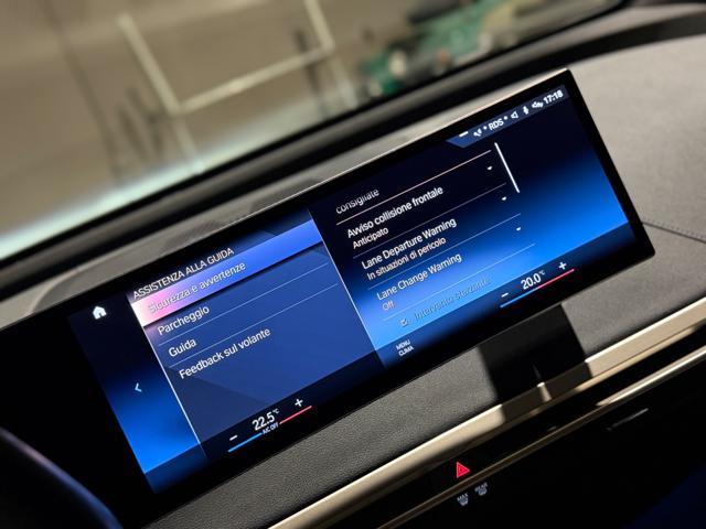 BMW iX xDrive40 Pacchetto Sportivo
