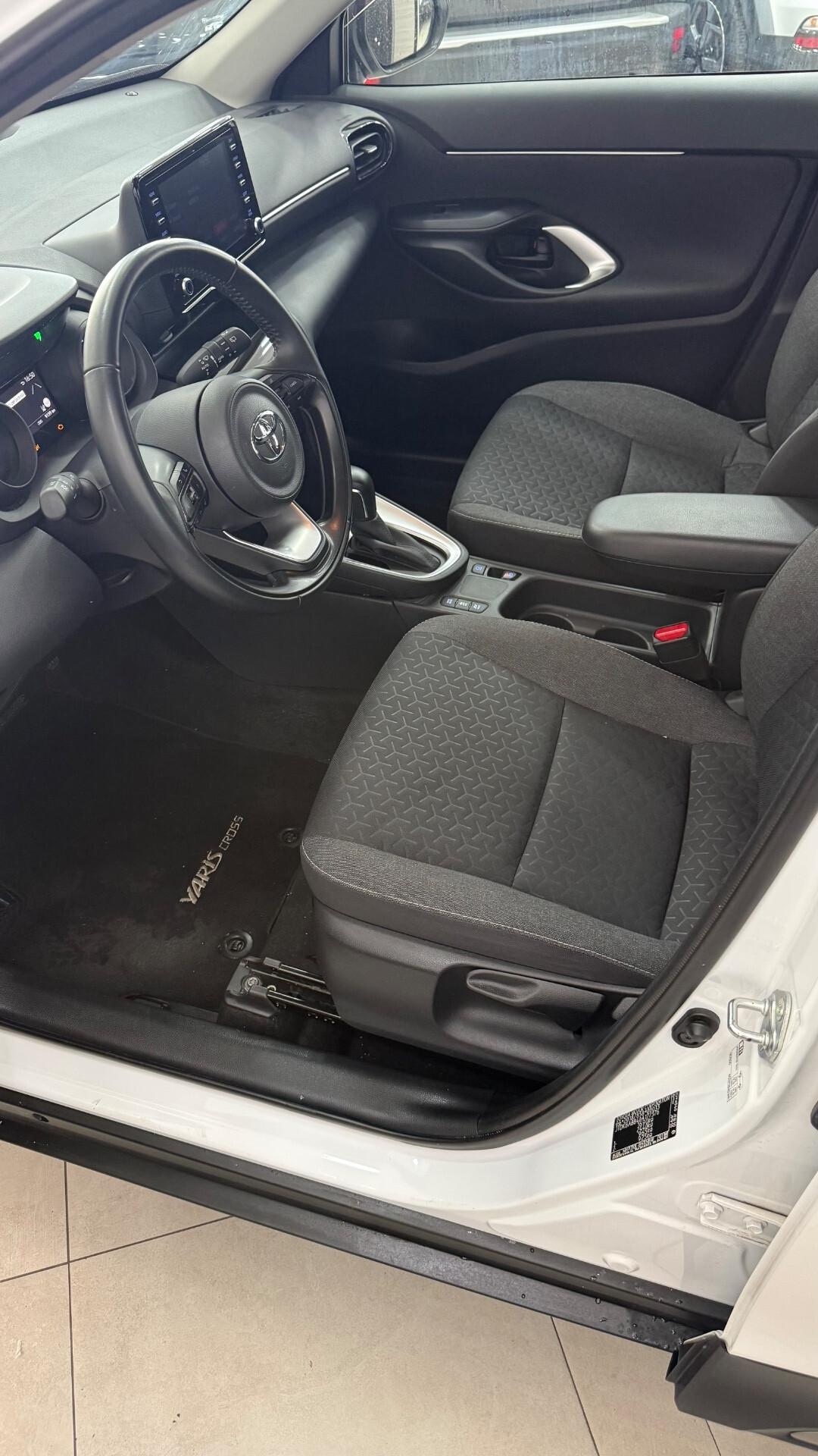 Toyota Yaris Cross 1.5 Hybrid 5p. E-CVT Business
