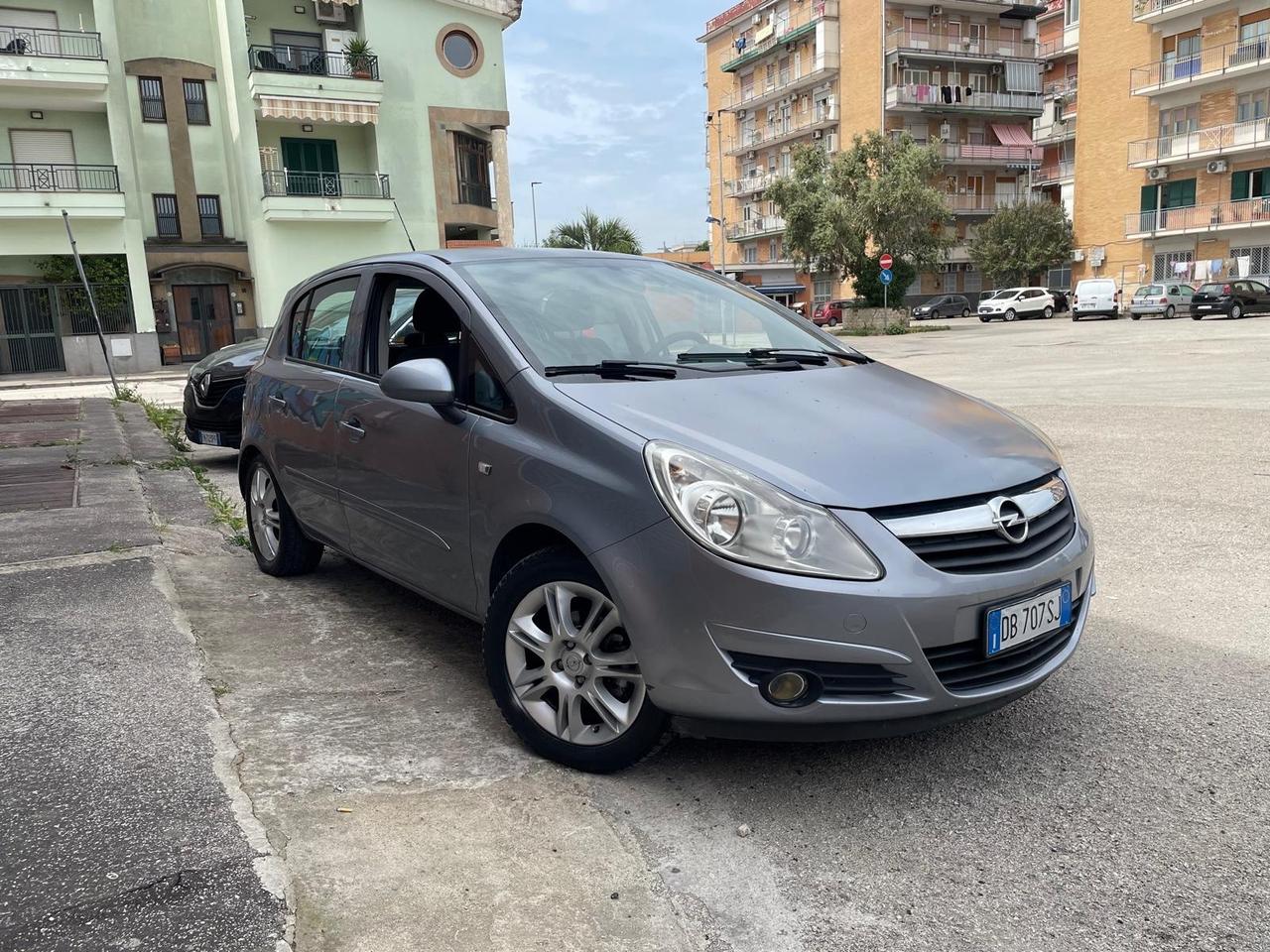 Opel Corsa 1.2 5 porte CON 160MILA KM IN OTTIME CONDIZIONI