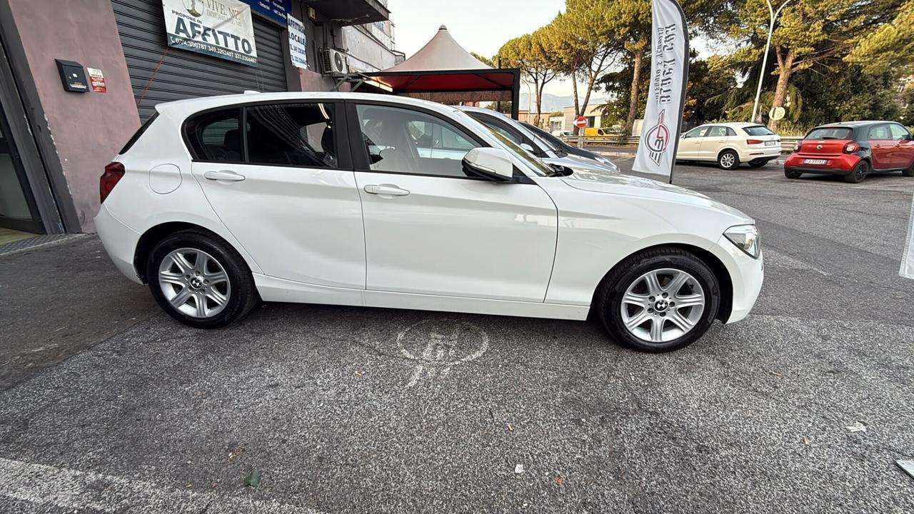 Bmw 116 116d 5p. Unique