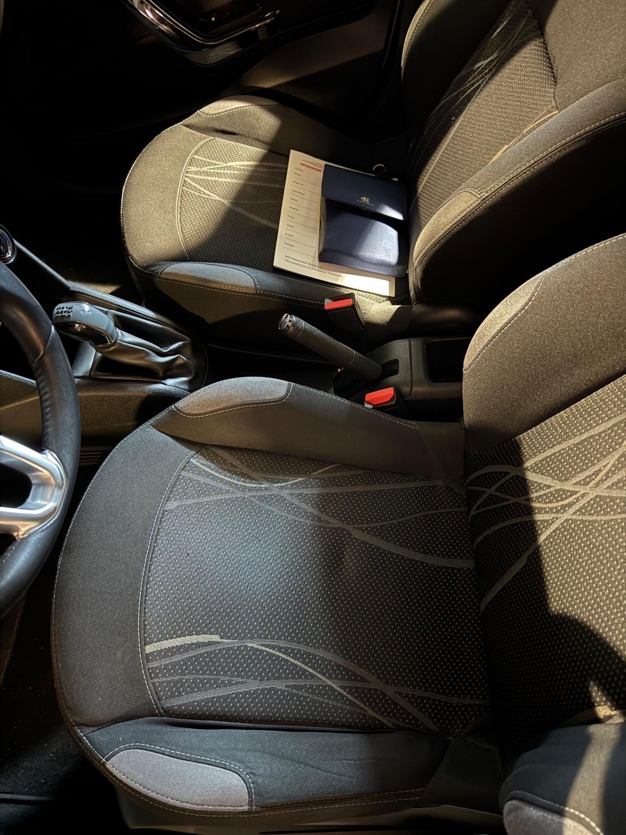 Peugeot 208 PureTech 82 5 porte Allure