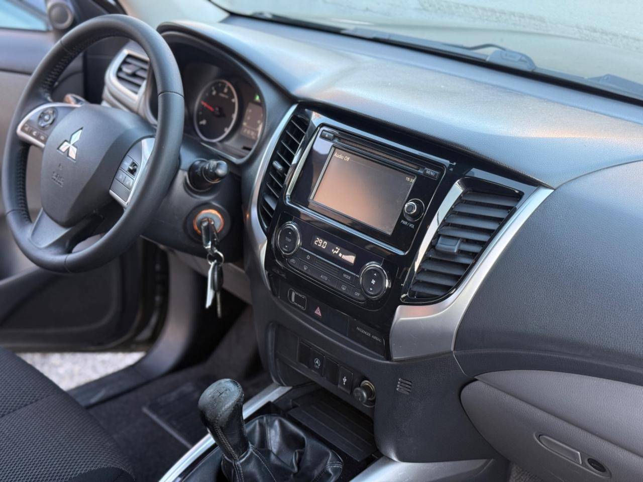 Mitsubishi L200 2.4 DI-D/154CV Double Cab Inform