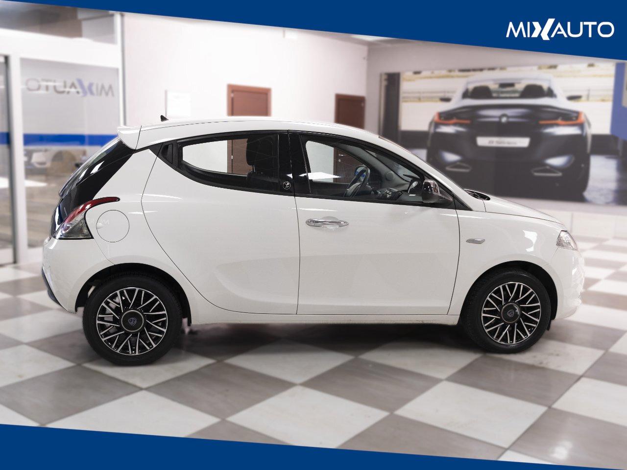 Lancia Ypsilon 1.2 Gold 30th 69CV EU6