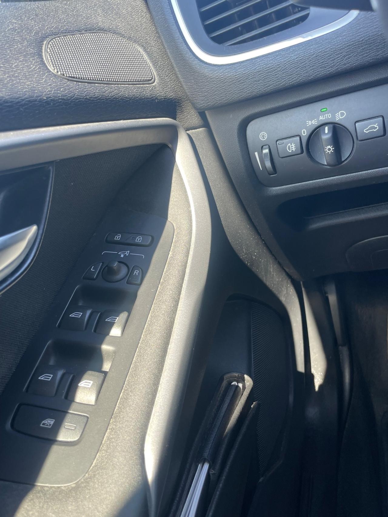 Volvo V40 D2 R-design