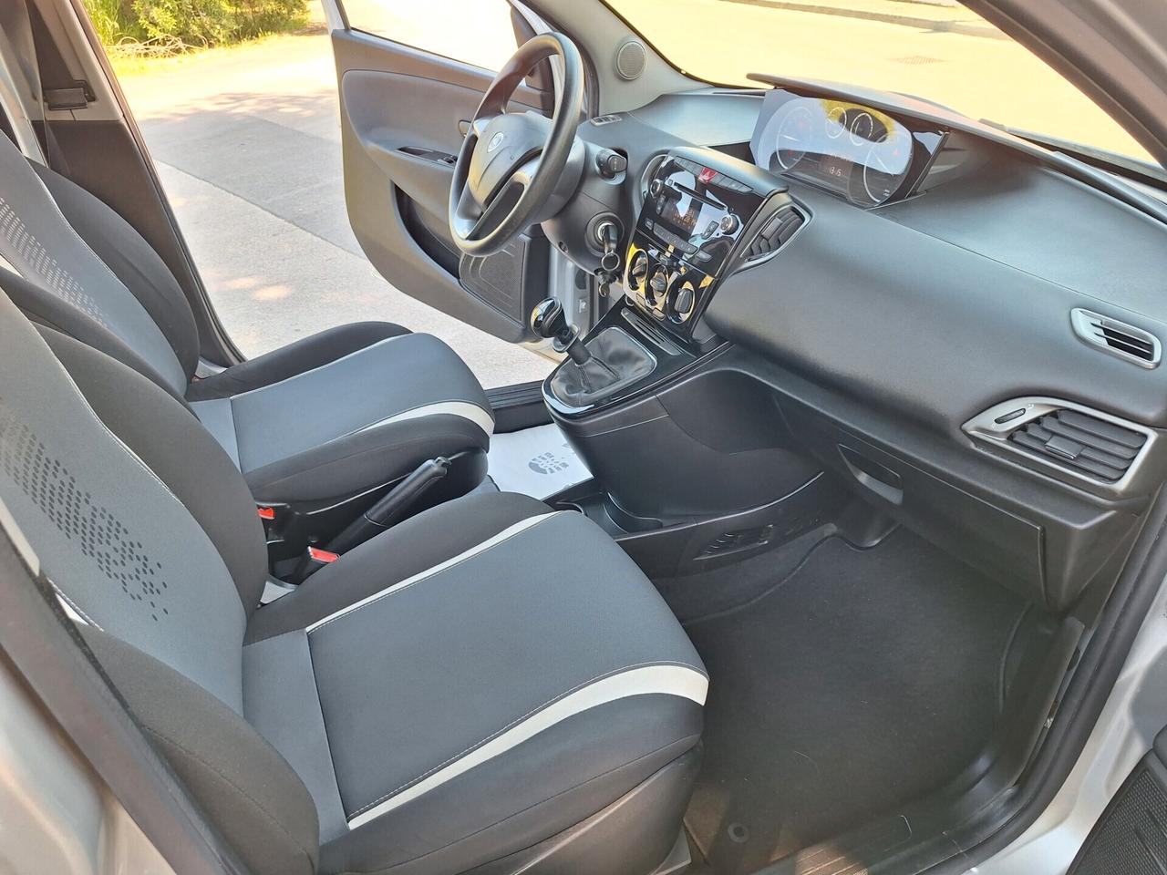 Lancia Ypsilon 1.2 69 CV 5 porte Elefantino 2015