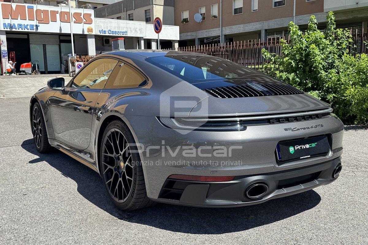 PORSCHE 911 Carrera 4 GTS