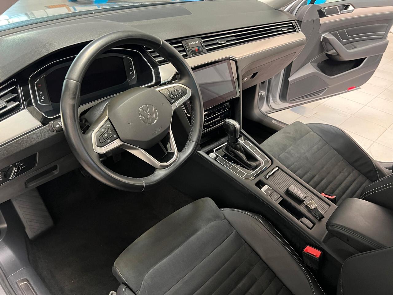 Volkswagen Passat VW HIGHLINE 150CV DSG