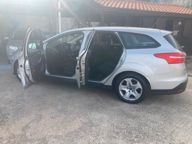 Ford Focus 1.6 120 CV GPL SW Titanium