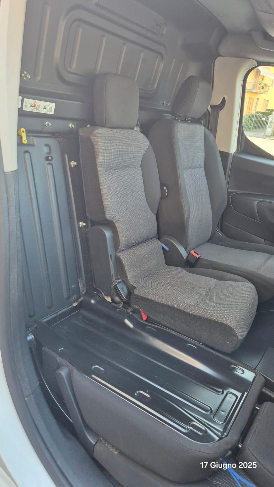 PEUGEOT PARTENER