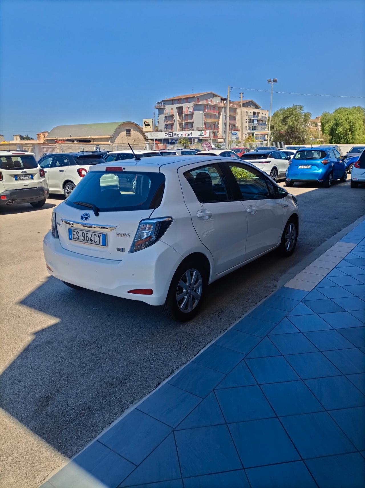 Toyota Yaris Hybrid Lounge