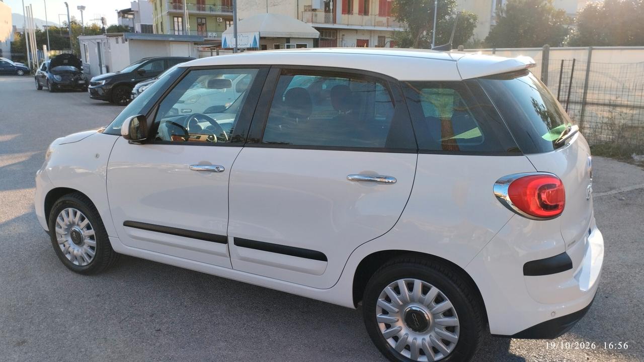 Fiat 500L Pro 1.6 MJT 120CV Mirror