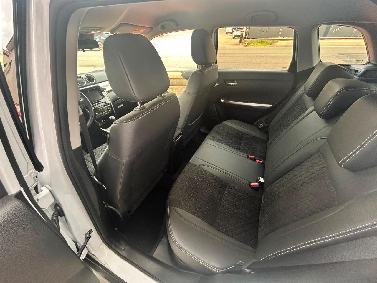 Suzuki Vitara 1.4 Hybrid Top