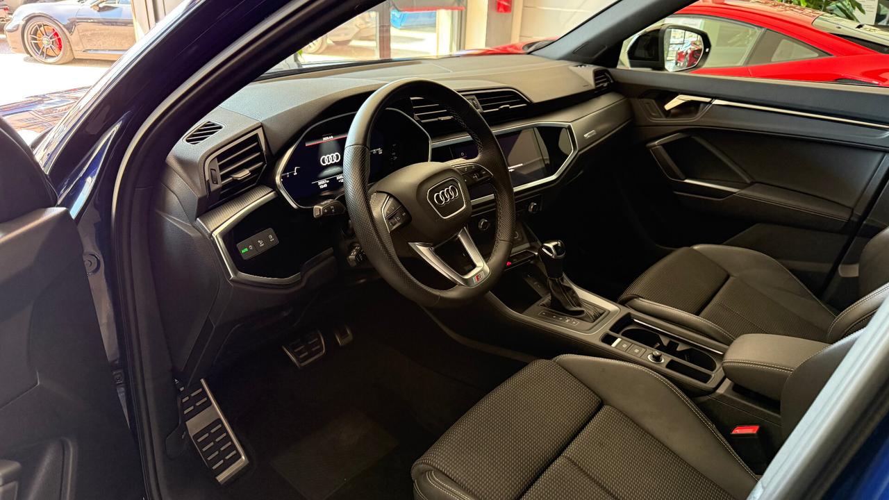 Audi Q3 SPORTBACK 35 TDI S LINE IDENTITY BLACK