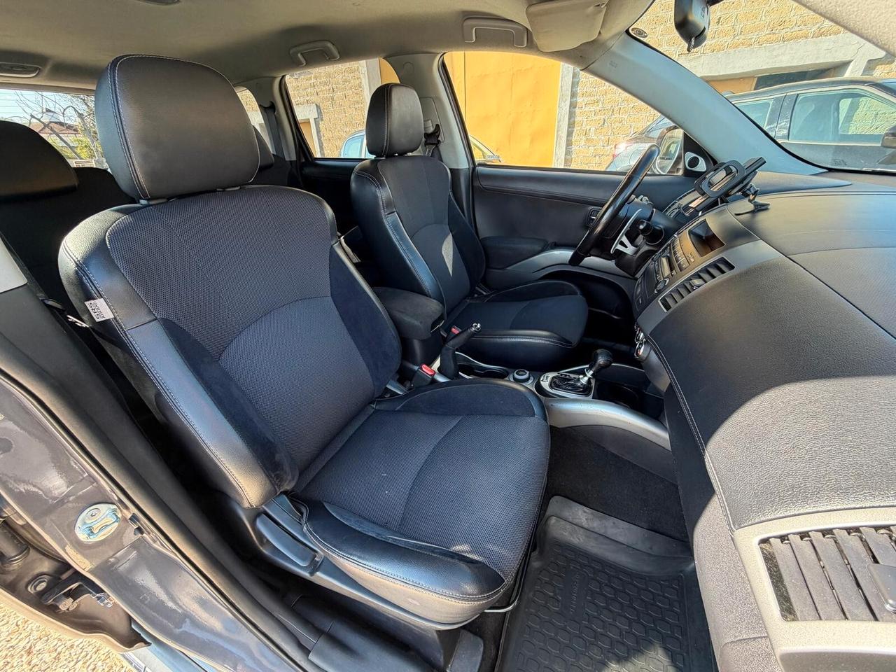 Mitsubishi Outlander 4x4 Cambio Automatico 7 Posti