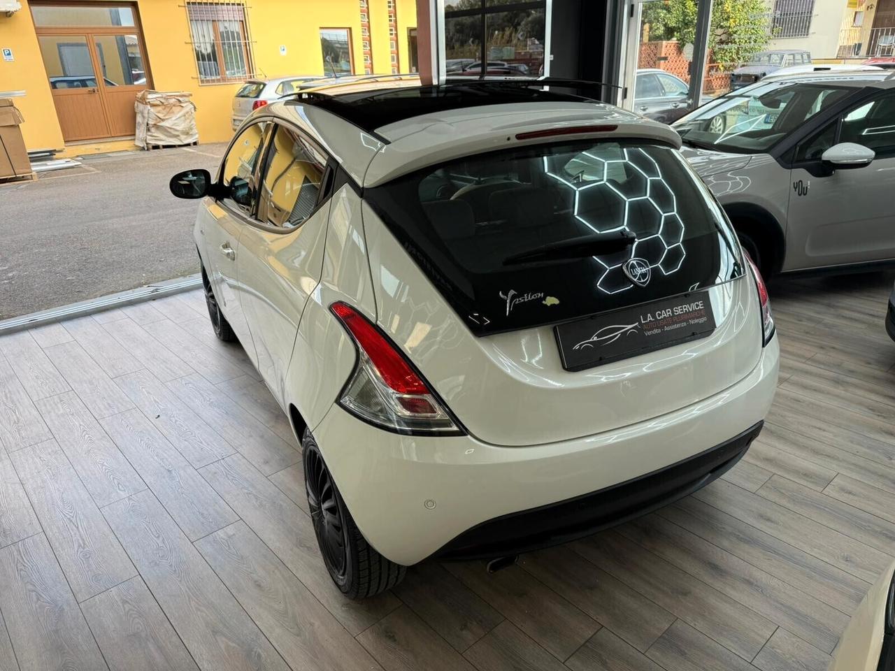 Lancia Ypsilon 1.2 69 CV GPL Tetto Apribile