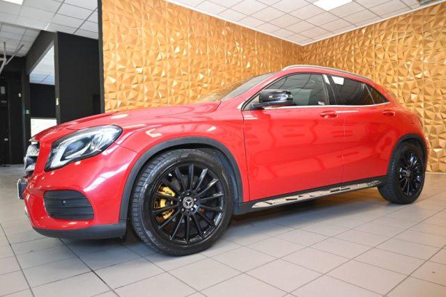 MERCEDES-BENZ GLA 200 PREMIUM AMG AUTO TETTO CAM PELLE LED 19"STRAFULL!!