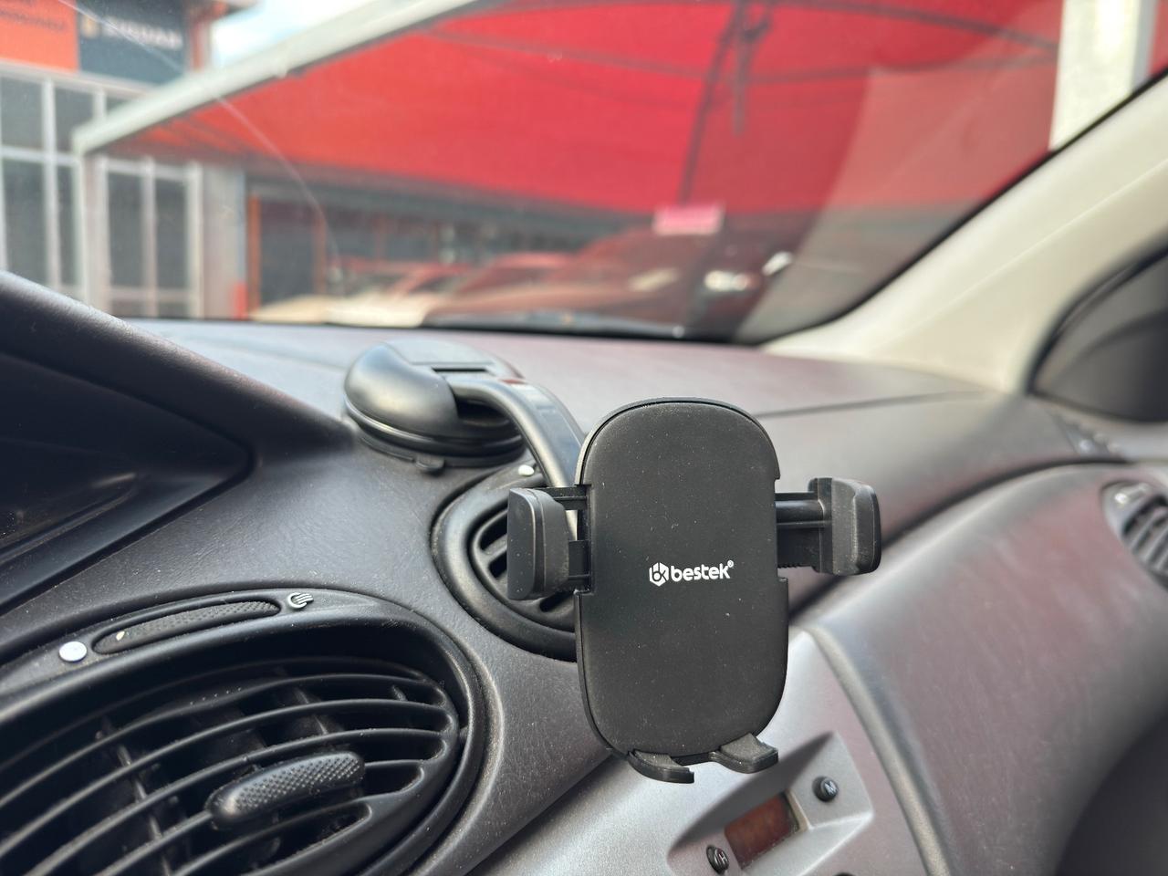 Ford Focus ADATTA A NEOPATENTATI 1.6i 16V cat 5p. Ghia