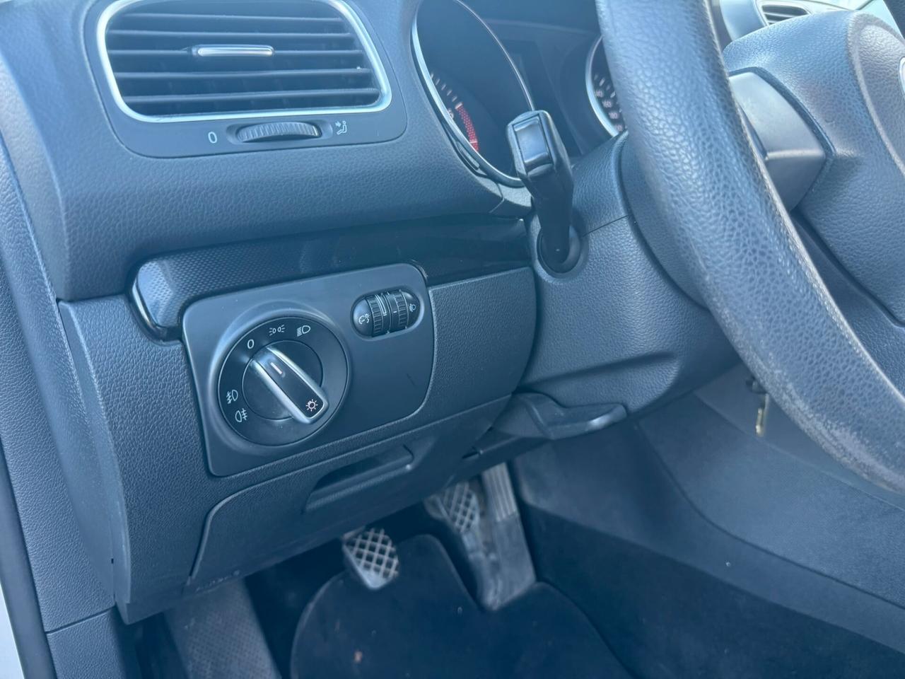 Volkswagen Golf 1.2 5 porte PER NEOPATENTATI