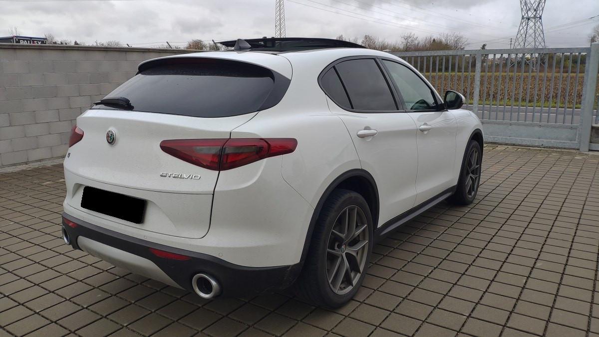 ALFA ROMEO Stelvio SOLO PER COMM SENZA GARANZIA (POMPA OLIO DA SOST.)