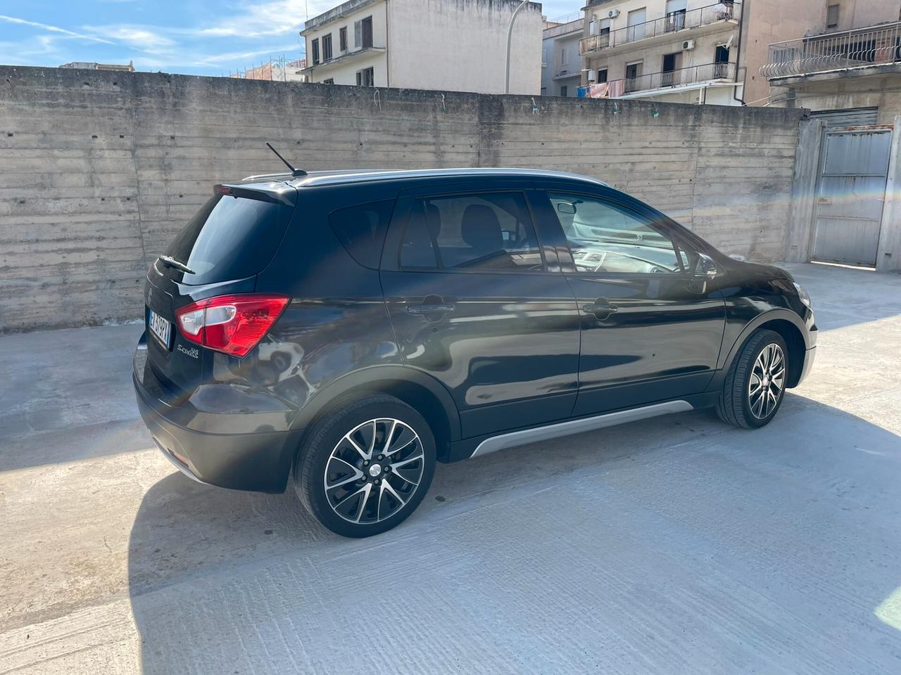 SUZUKI SX4 S-CROSS 1.6 DIESEL DDiS STAR VIEW 120CV COLORE NERO COME NUOVA