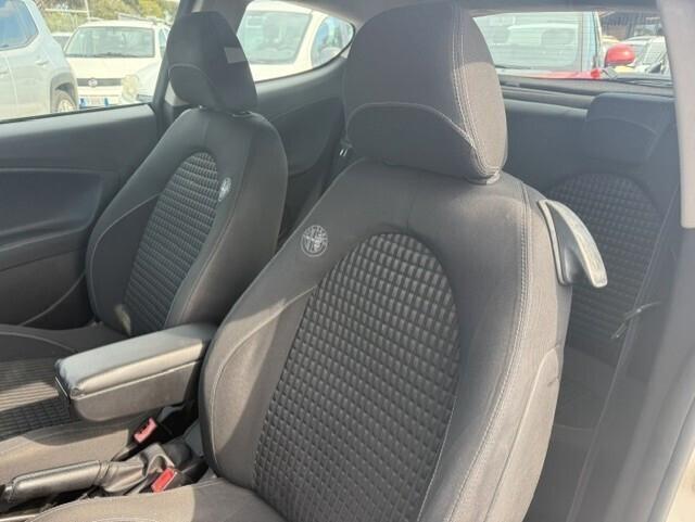 Alfa Romeo MiTo 1.6 JTDm 16V Distinctive Sport Pack