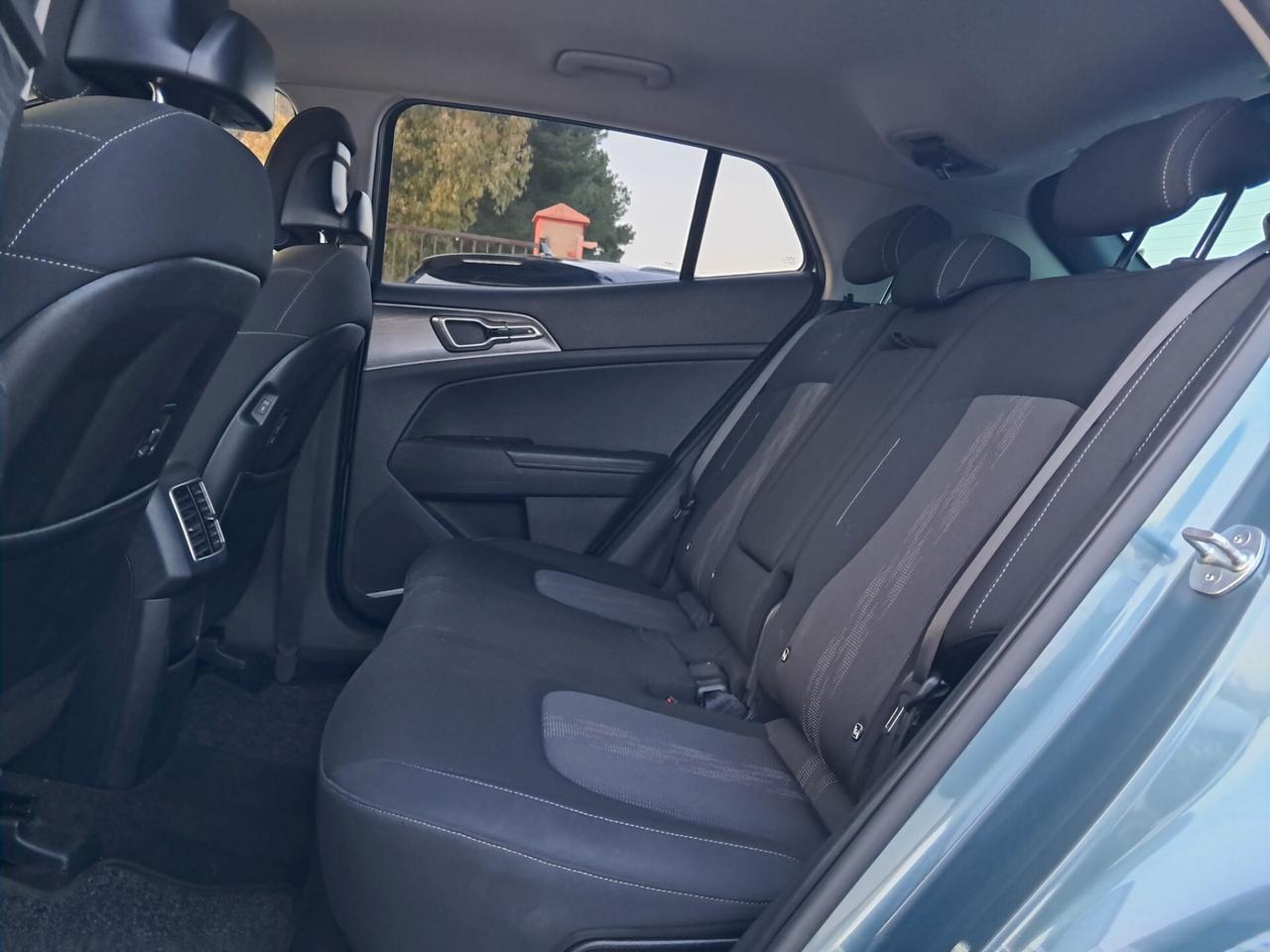 Kia Sportage 1.6 CRDI-136cv*B-LED*NAVY*RADAR