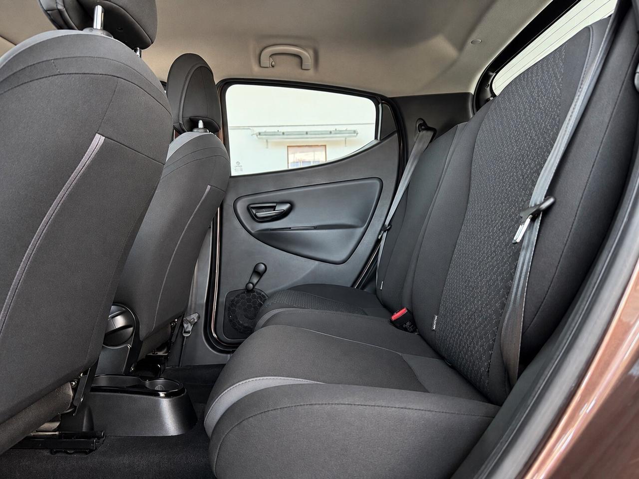 Lancia Ypsilon 1.2 69 CV 5 porte Silver
