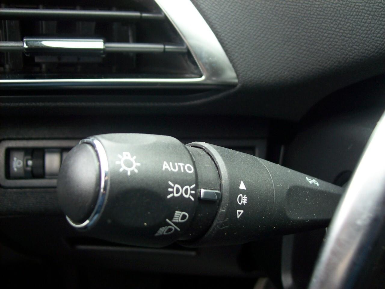 Peugeot 3008 1.5 BlueHDi 130CV S&S EAT8 Allure Pack