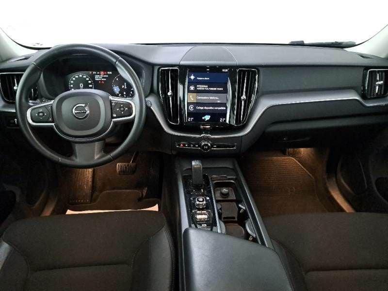 Volvo XC60 B4 D AWD automatico Momentum Pro