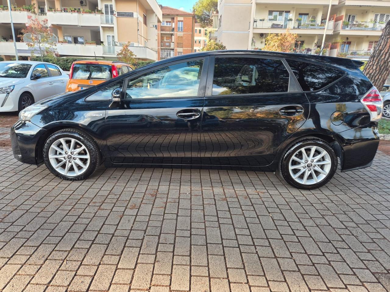 Toyota Prius + 1.8 Style