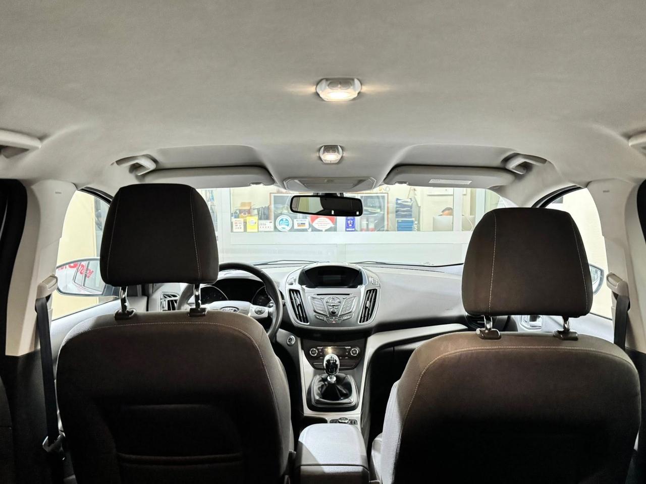 Ford Kuga 2.0 TDCI 140 CV 2WD Titanium