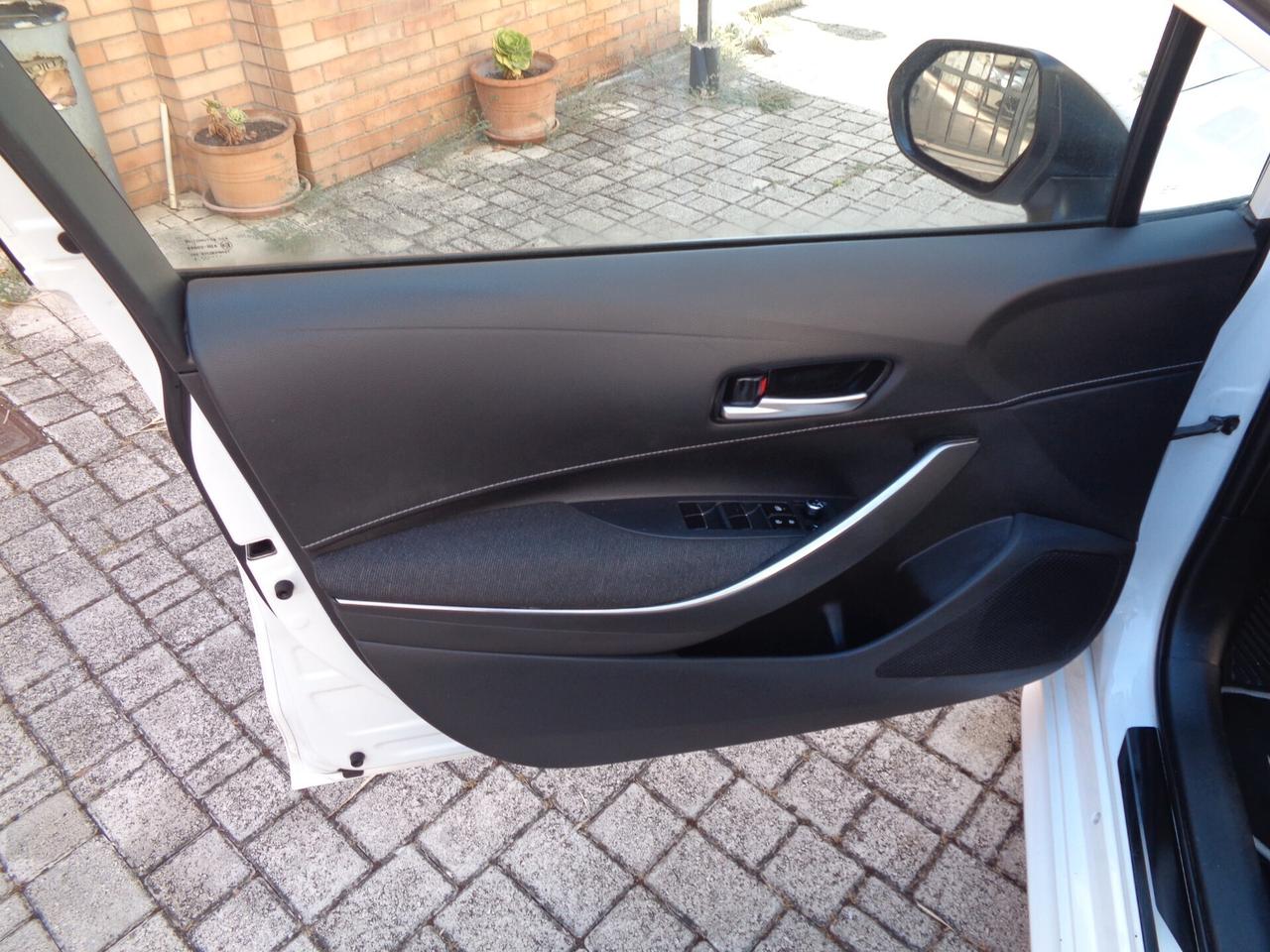 Toyota Corolla Touring Sports 1.8 Hybrid Active BIANCO NESSUN VINCOLO DI FINANZIAMENTO