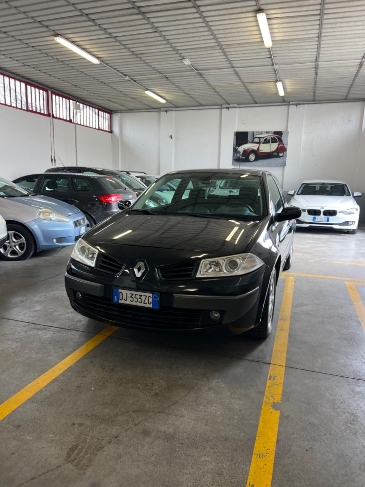 Renault Megane Mégane 1.6 16V 3 porte GPL Dynamique