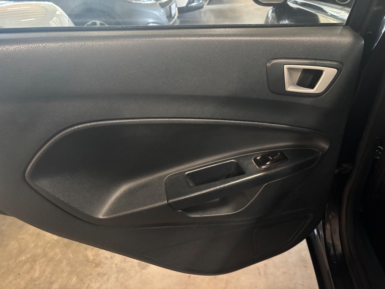 Ford Fiesta 1.4 5 porte Bz.- GPL Titanium