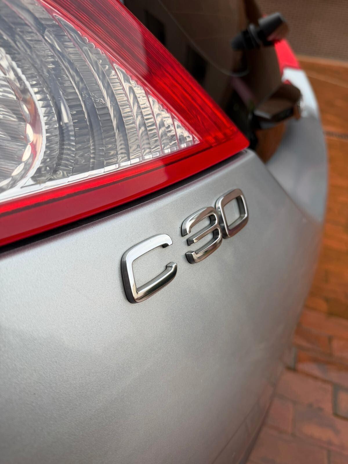 Volvo C30 2.4 D5 aut. R-DESIGN