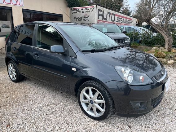 Ford Fiesta 1.6 Tdci TITANIUM FULL 5P GARANZIA