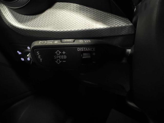 AUDI Q2 35 TDI S tronic Business Advanced