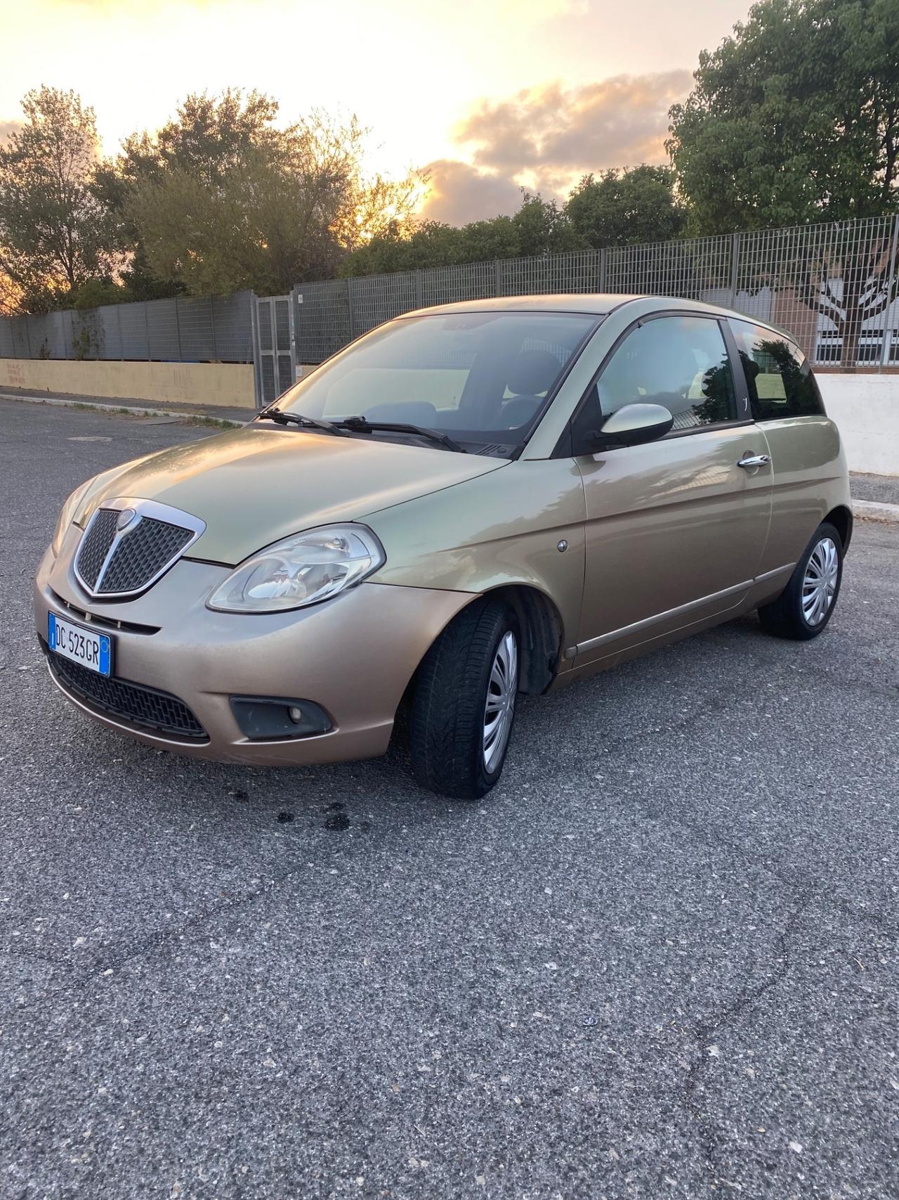 Lancia Ypsilon 1.2 Oro Giallo