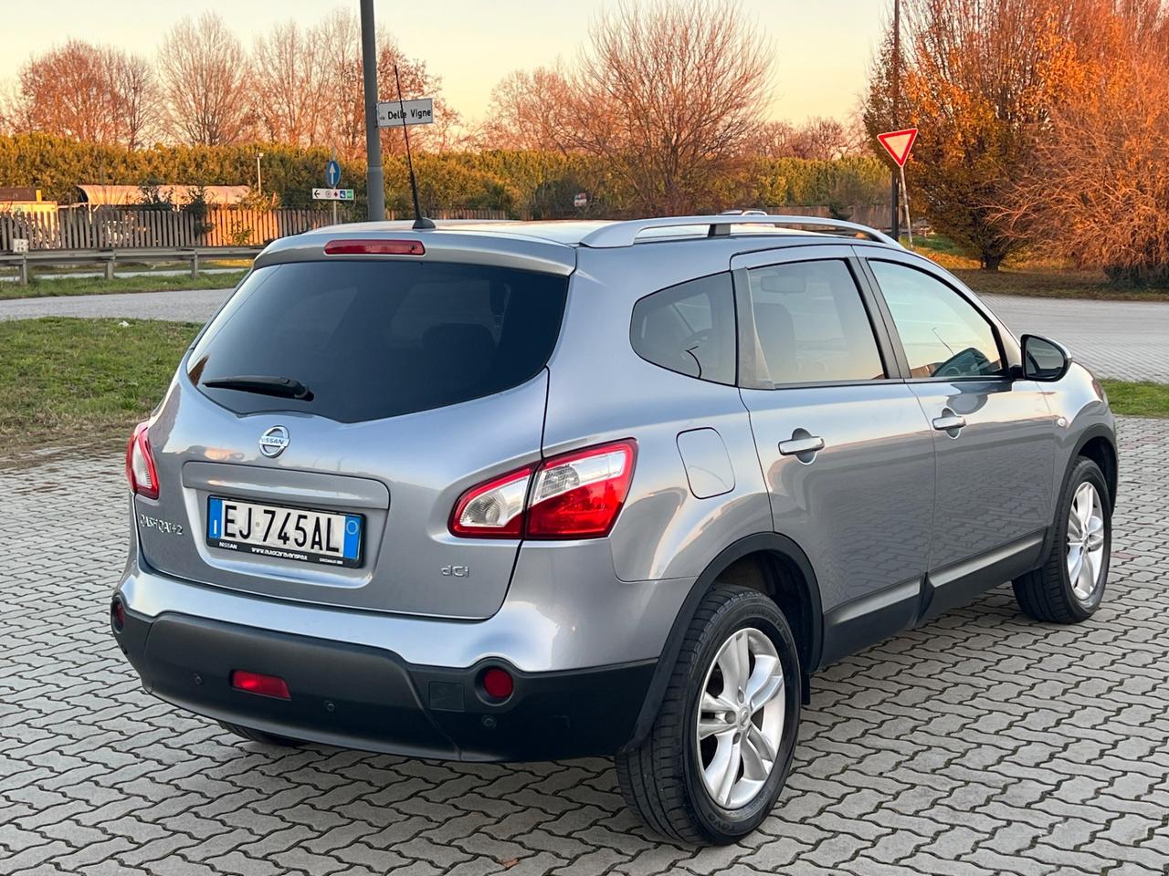 Nissan Qashqai Qashqai+2 2.0 dCi DPF Tekna