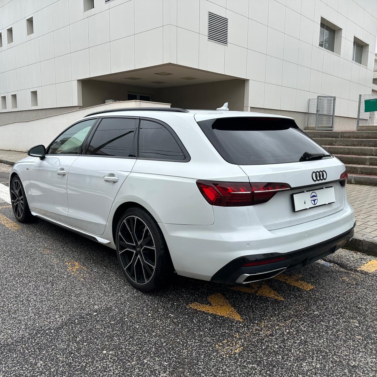 Audi A4 Avant 35 TDI/163 CV S tronic line edition