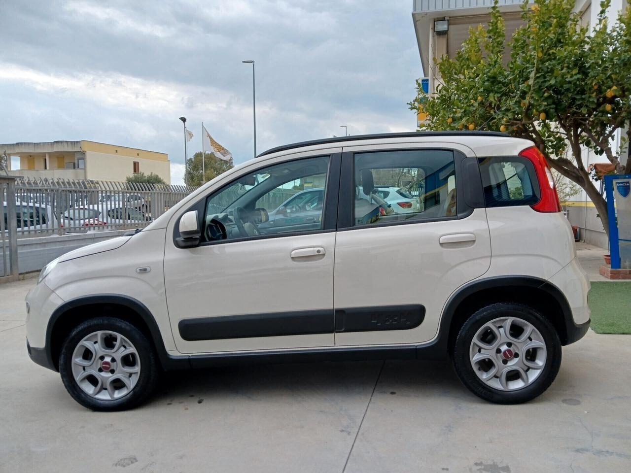 FIAT Panda 4x4 1.300 MultiJet 75cv Gancio Traino