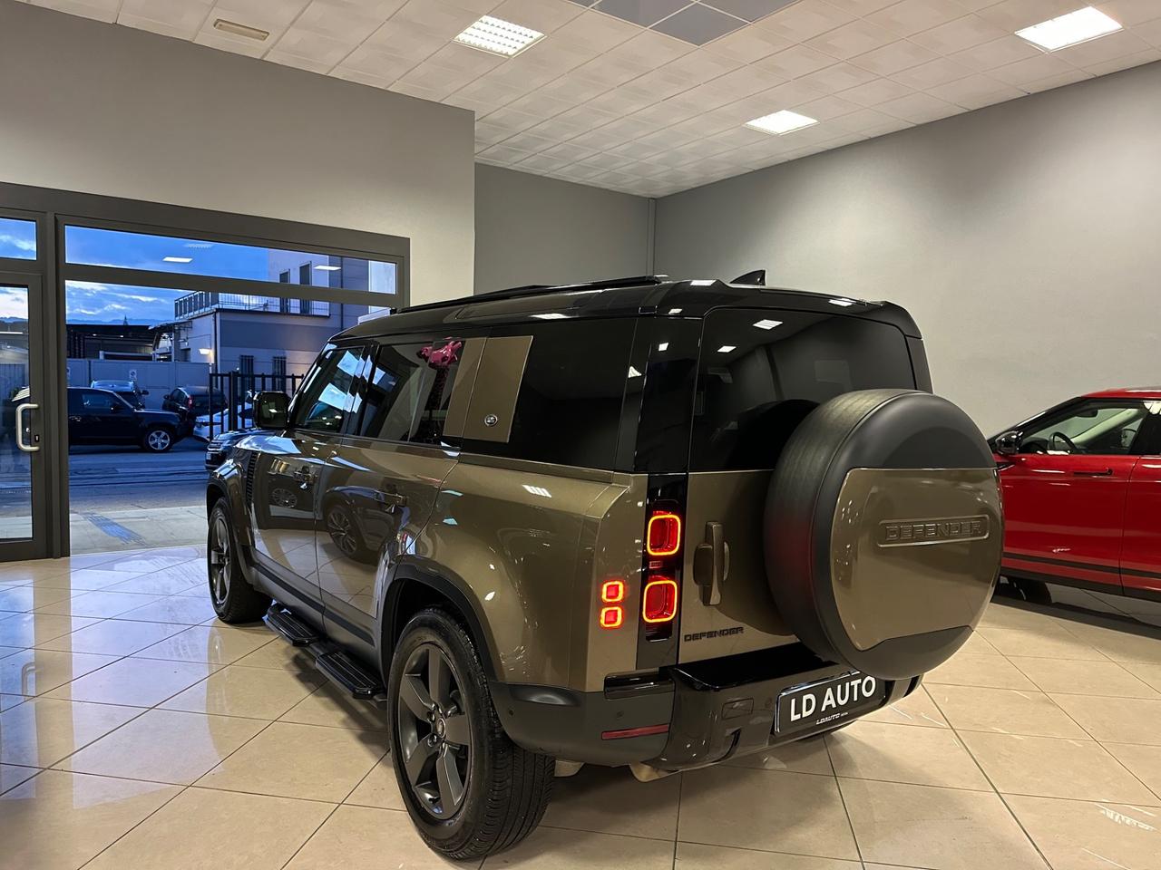 Land Rover Defender 110 3.0D I6 250 CV AWD 7 POSTI IVA ESPOSTA TETTO APRIBILE
