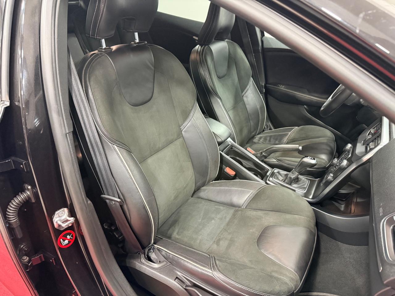 Volvo V40 D3 R-design