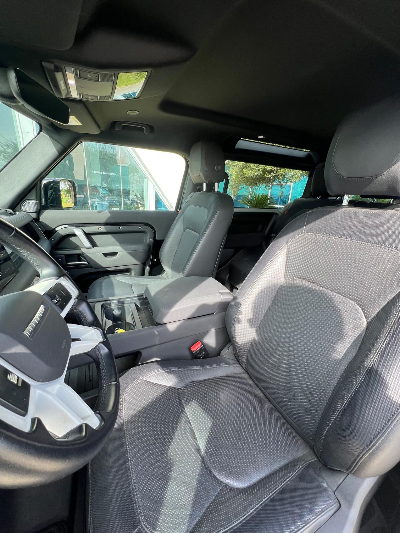 Land Rover Defender 90 X-Dynamic SE offerta T-Stock prezzo imperdibile