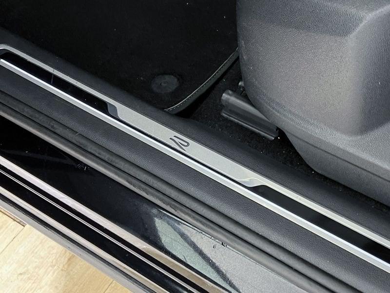 Volkswagen Tiguan Tiguan 2.0 tdi R-Line 150cv dsg