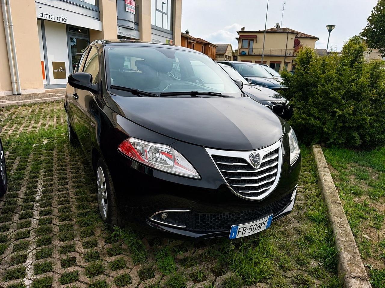 Lancia Ypsilon 1.2 69 CV 5 porte Gold