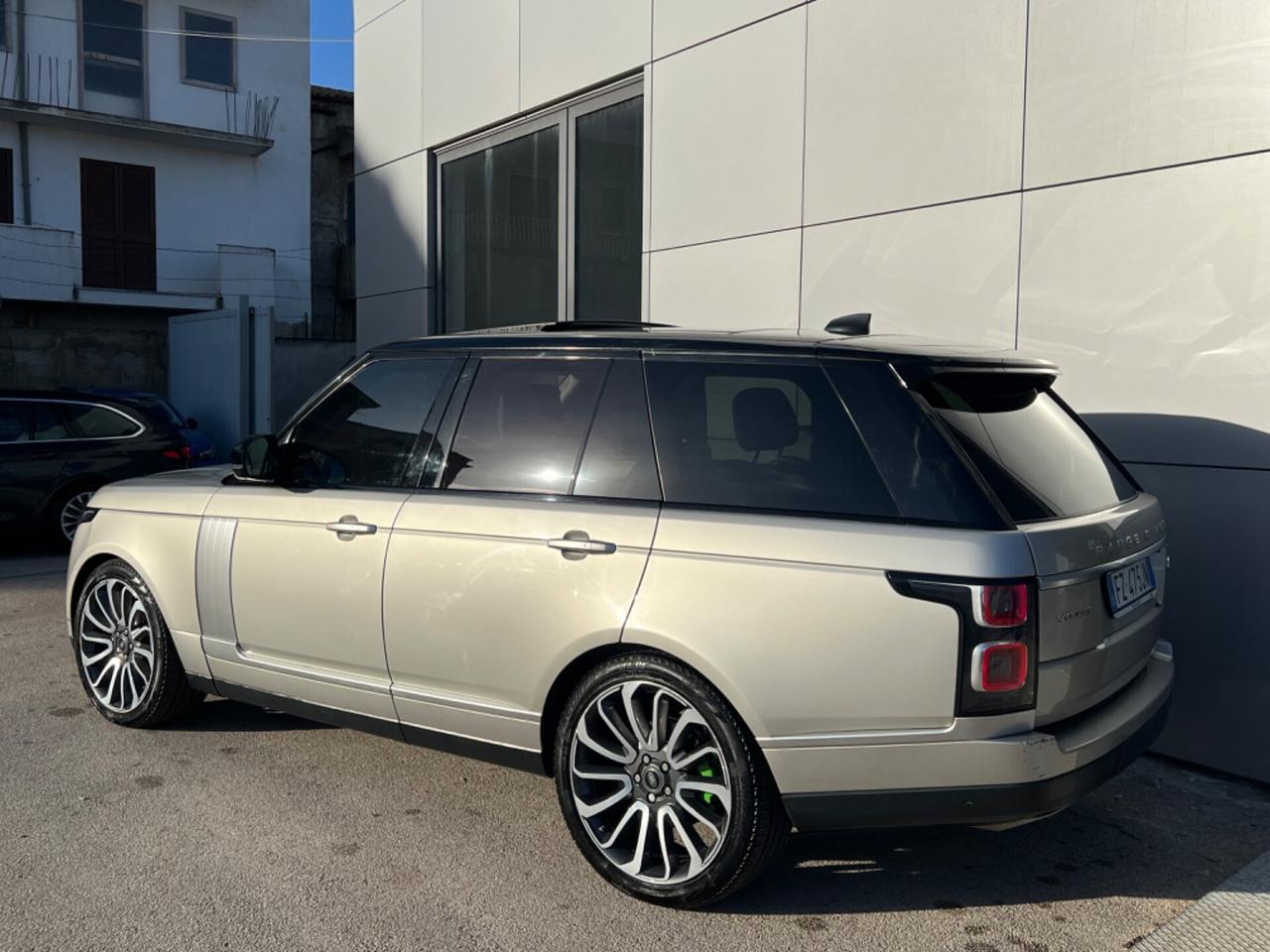 Range Rover 3.0 SDV6 Vogue - possibilità noleggio no scoring