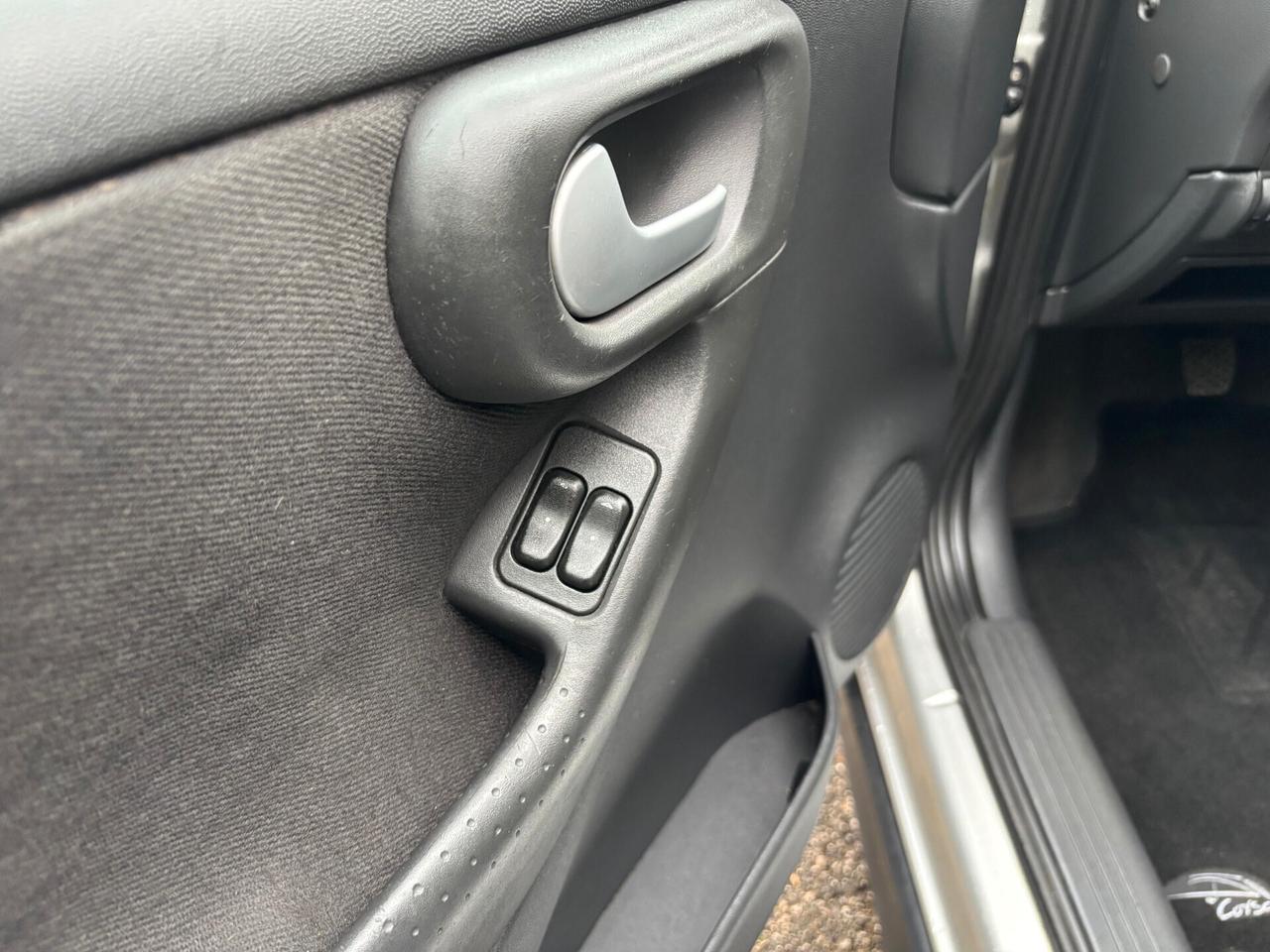 Opel Corsa 1.2 benzina Neopatentati